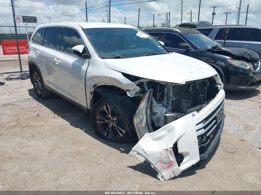 2019 TOYOTA HIGHLANDER LE