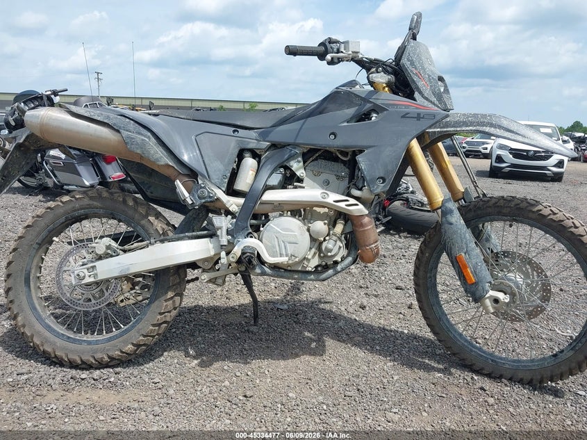 2025 SUZUKI DR-Z ENDURO_BIKE 1