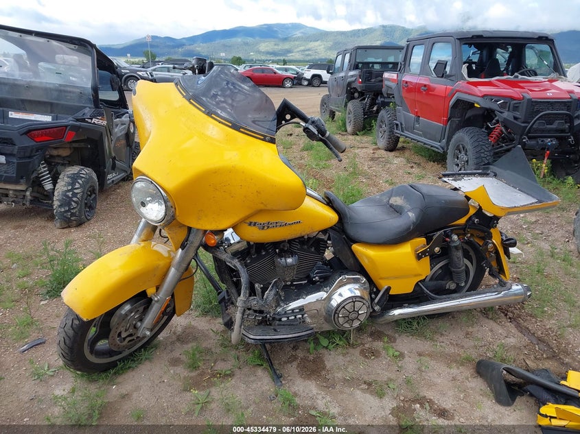 HARLEY-DAVIDSON FLHX 2013