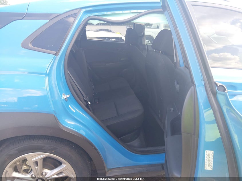 2023 HYUNDAI KONA auction photo 8