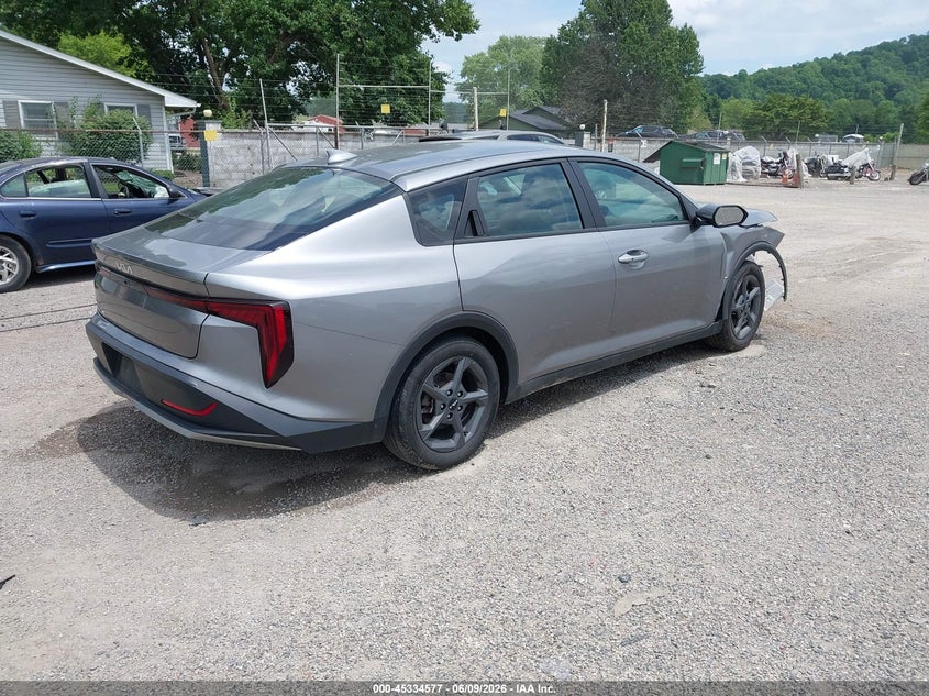 2025 KIA K4 auction photo 4