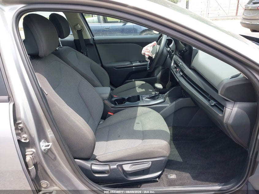 2025 KIA K4 auction photo 5