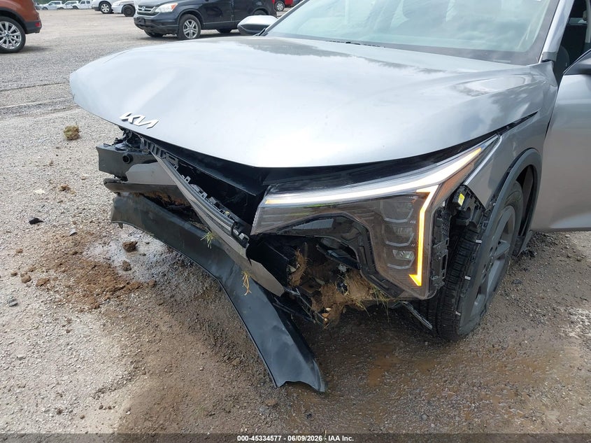2025 KIA K4 auction photo 6