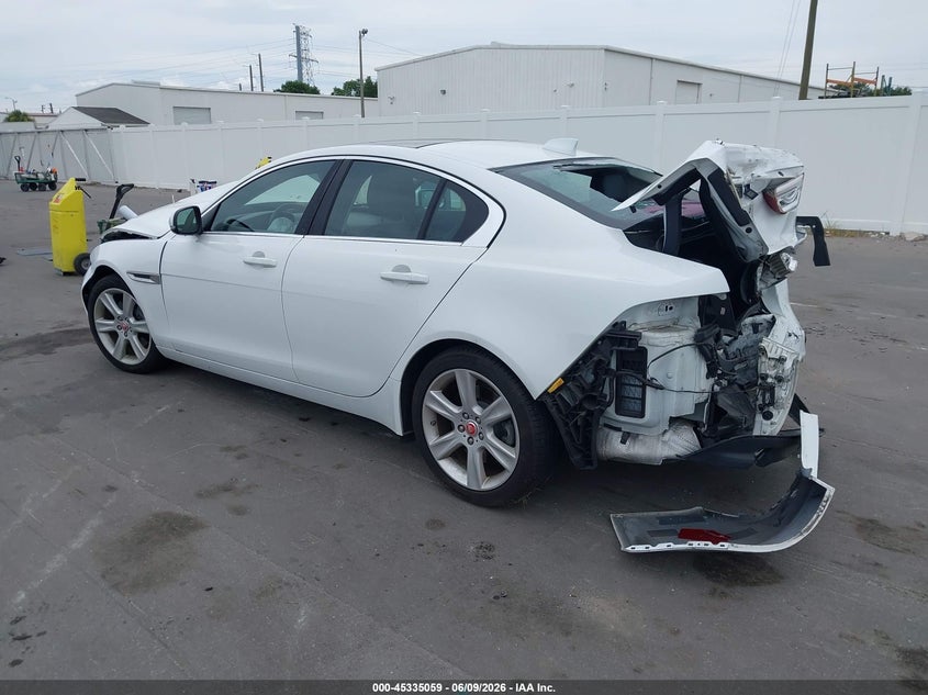 Vin: sajad4fx7kcp47943, lot: 45832995, jaguar xe 25t premium 20193