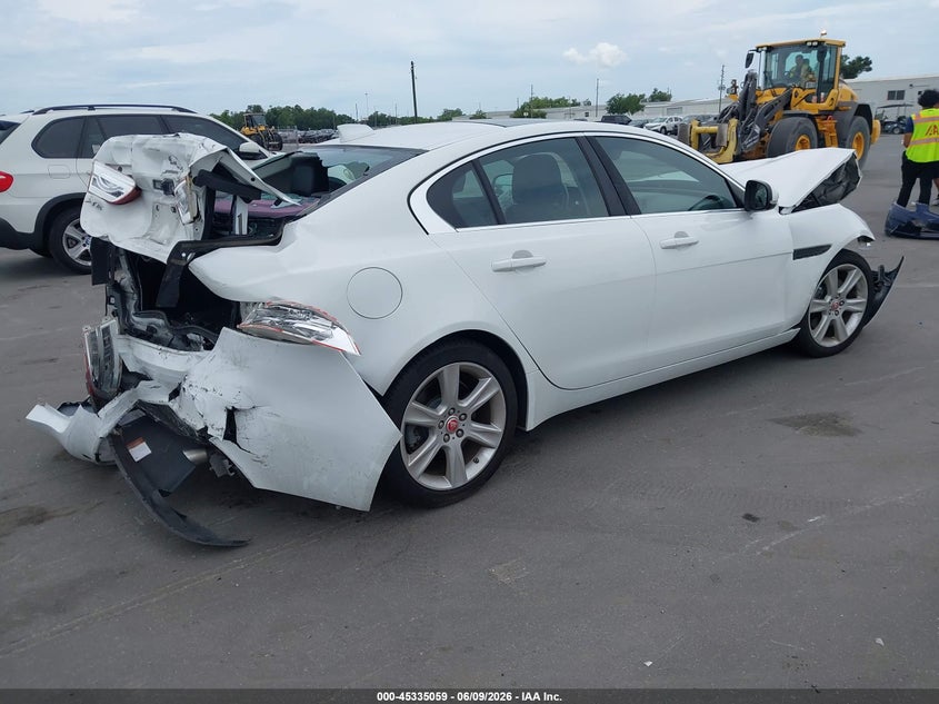 Vin: sajad4fx7kcp47943, lot: 45832995, jaguar xe 25t premium 20194