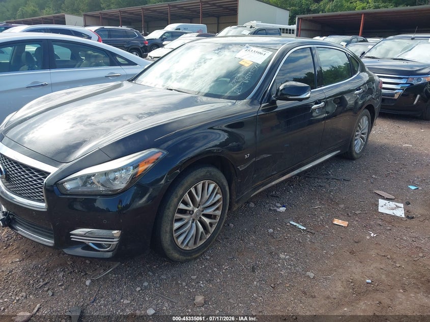 2015 INFINITI Q70L auction photo 2