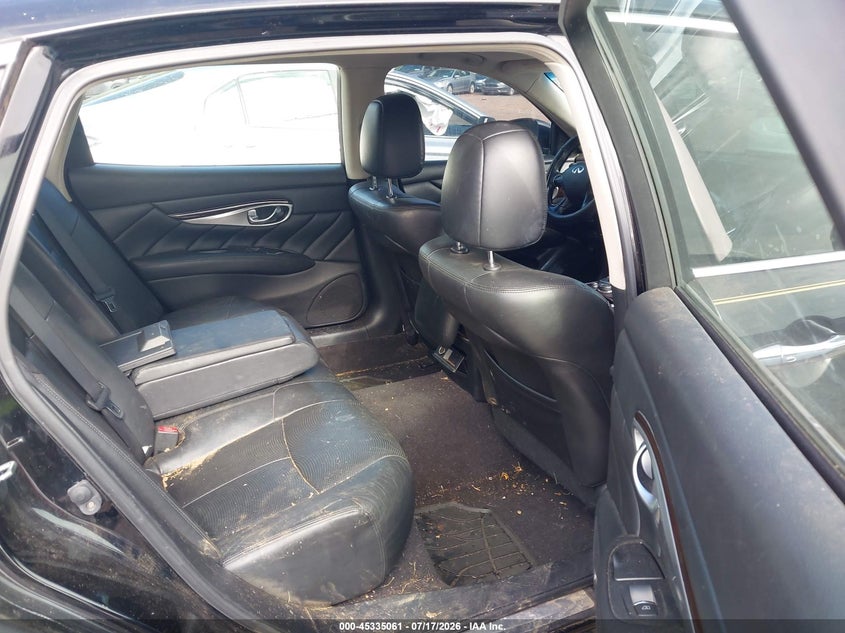 2015 INFINITI Q70L auction photo 8
