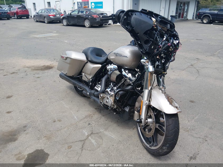 2018 Harley-Davidson FLHX