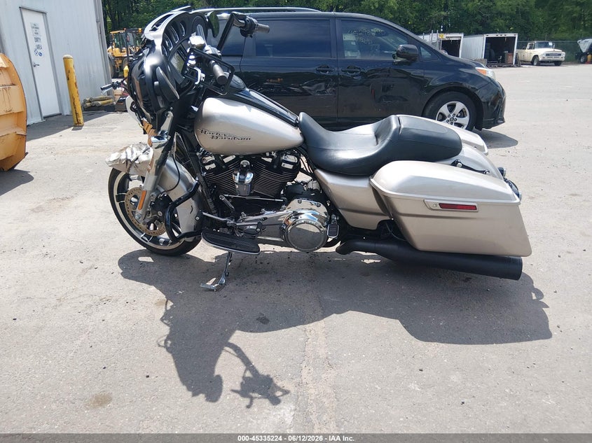 2018 Harley-Davidson Flhx Street Glide VIN: 1HD1KBC18JB614720 Lot: 45335224