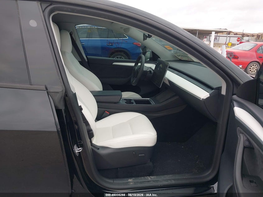 2024 TESLA MODEL Y ELECTRIC(VIN: 7SAYGDED9RA310874