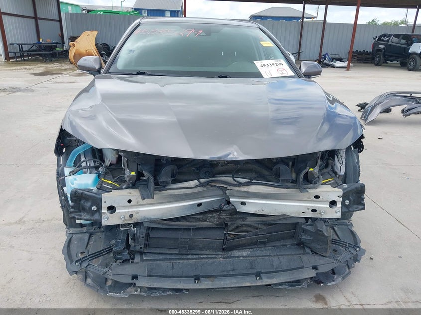 2020 TOYOTA CAMRY XLE HYBRID — Photo 13
