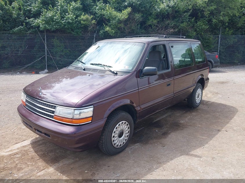2P46H2533SR112530 1995 Plymouth Voyager photo 1