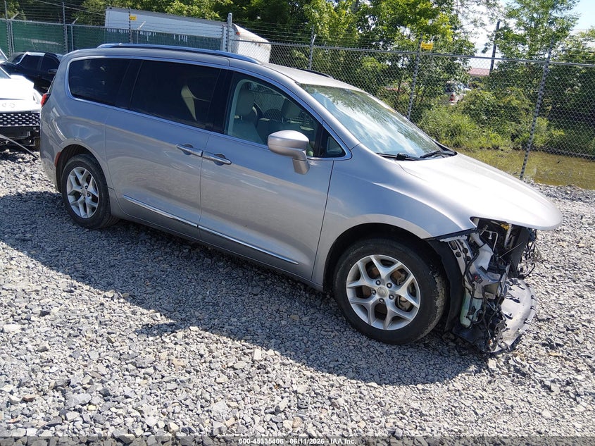 Vin: 2c4rc1eg6hr756797, lot: 45833342, chrysler pacifica touring-l plus 2017 img_1