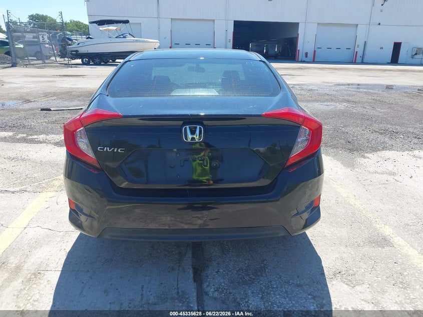 VIN 19XFC2F57JE011702 2018 HONDA CIVIC LX