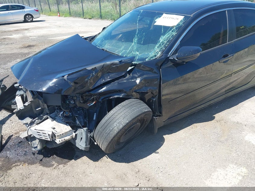 VIN 19XFC2F57JE011702 2018 HONDA CIVIC LX