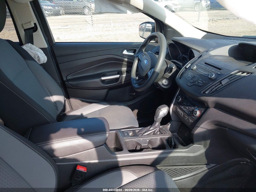 VIN 1FMCU0GD3JUD35947 2018 FORD ESCAPE SE