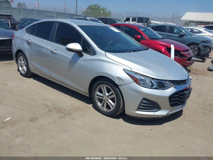 Vin: 1g1bc5smxk7148883, lot: 45833864, chevrolet cruze ls 2019 img_1