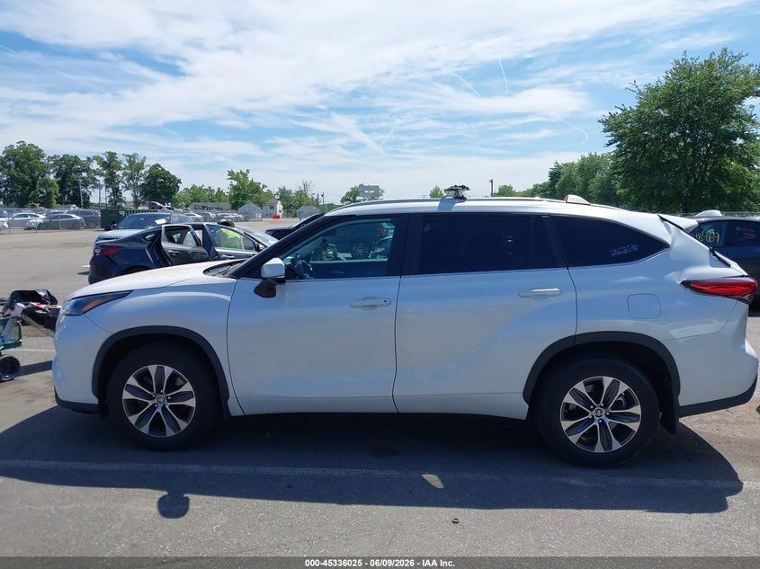VIN 5TDKDRBHXPS045782 2023 TOYOTA HIGHLANDER XLE