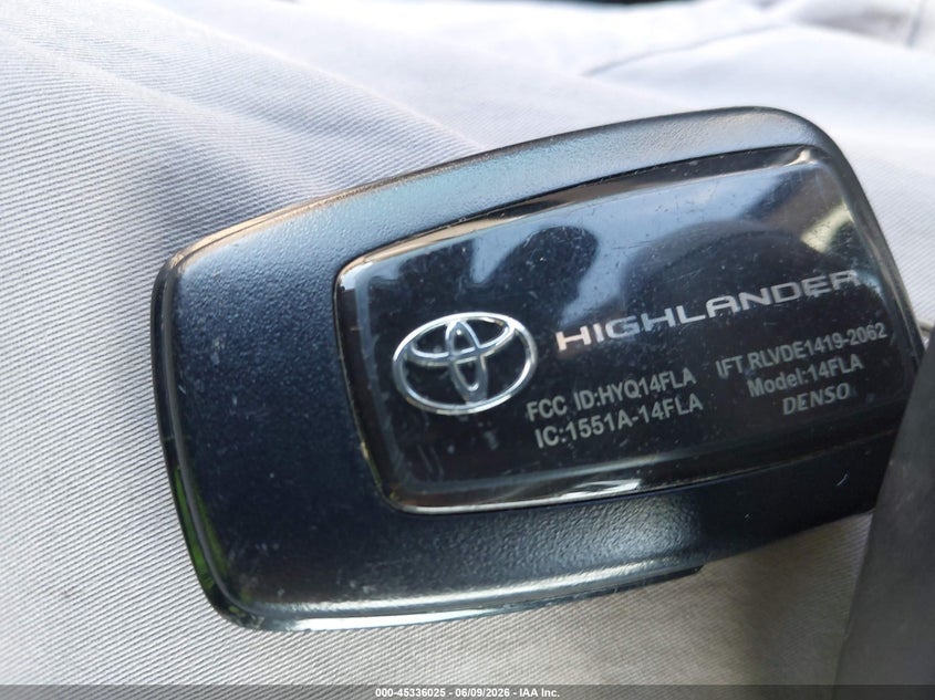 VIN 5TDKDRBHXPS045782 2023 TOYOTA HIGHLANDER XLE
