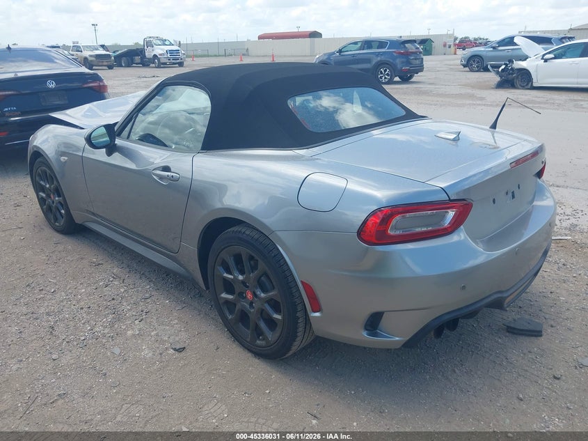 2017 FIAT 124 SPIDER auction photo 3