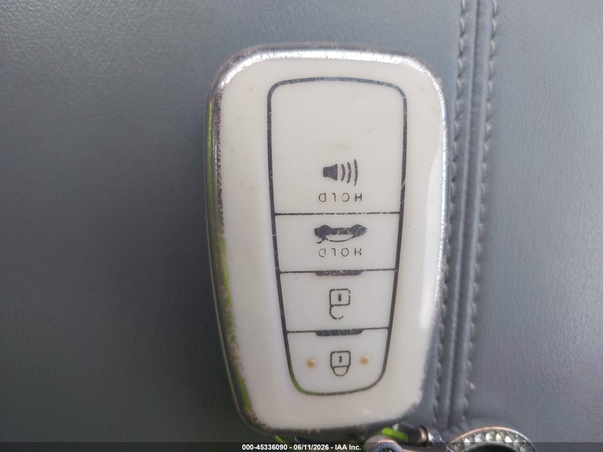 AtlanticExpress - Toyota Avalon Hybrid