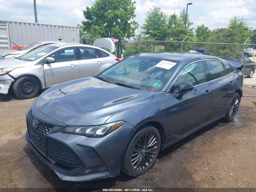 AtlanticExpress - Toyota Avalon Hybrid