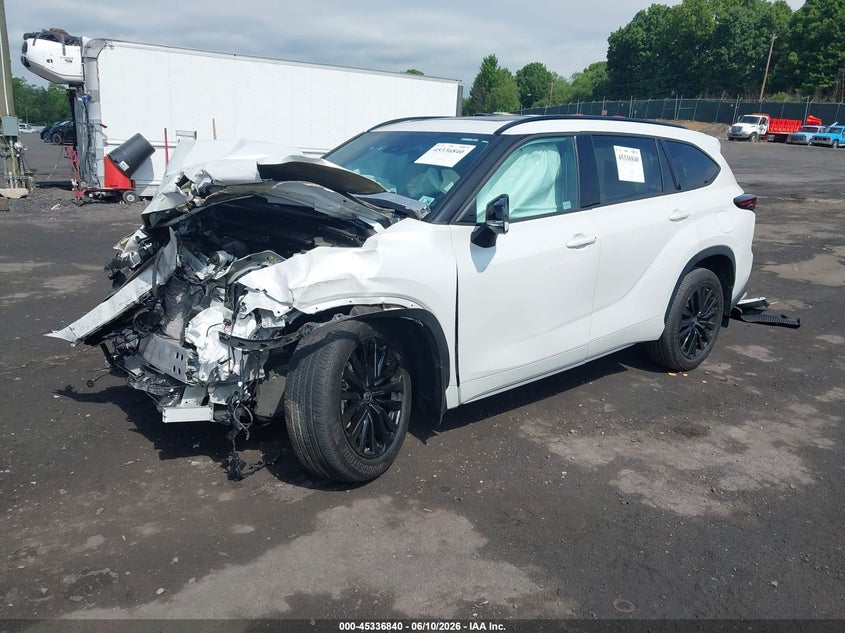 2024 TOYOTA HIGHLANDER auction photo 2