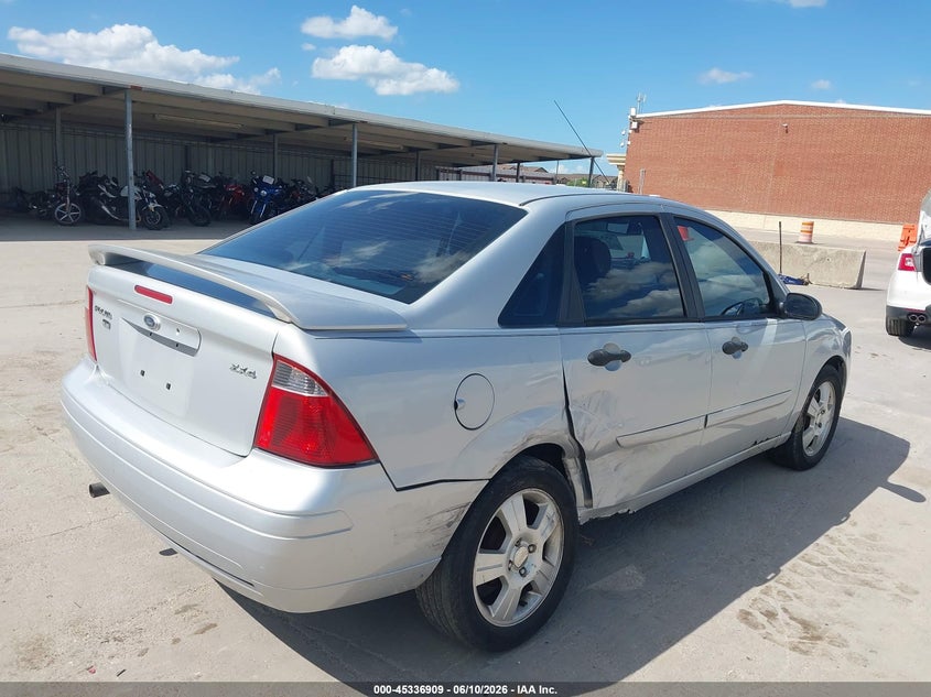 2005 FORD FOCUS auction photo 4
