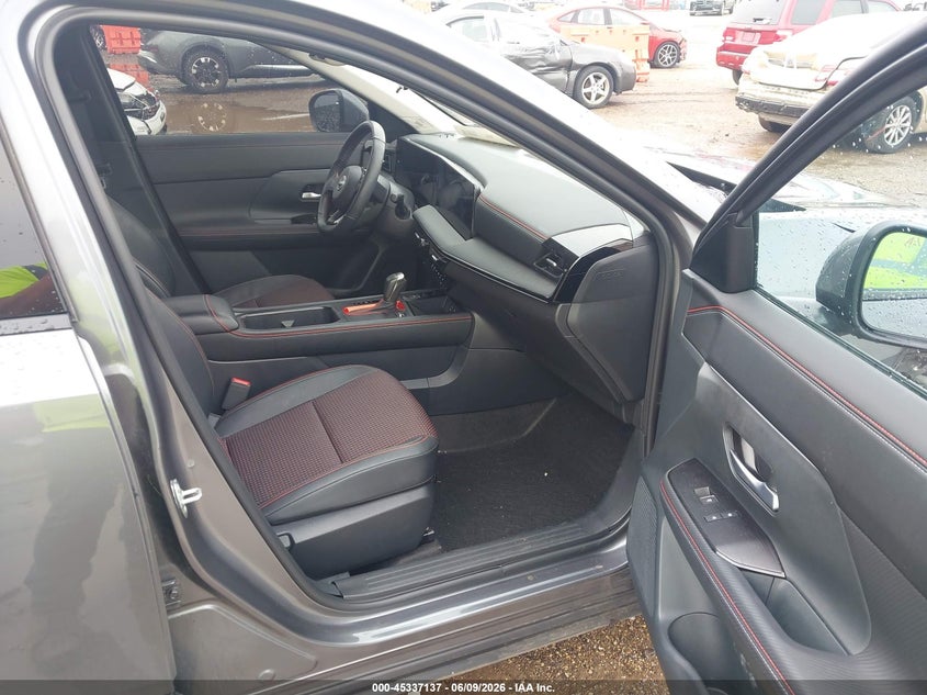 2025 NISSAN KICKS auction photo 5