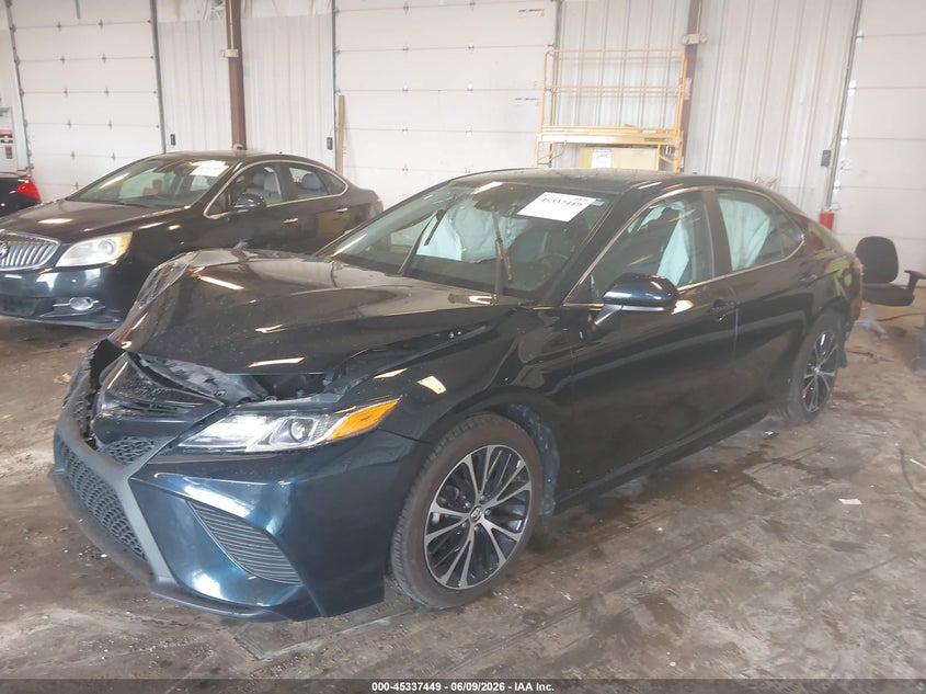 2020 TOYOTA CAMRY auction photo 2