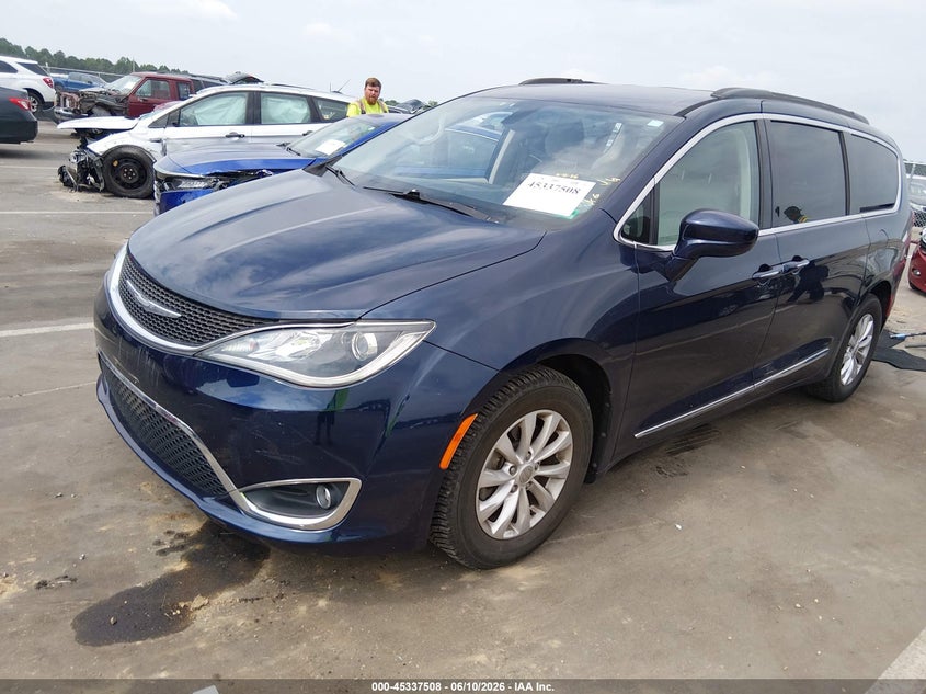 Vin: 2c4rc1bg5hr610038, lot: 45835444, chrysler pacifica touring-l 20172