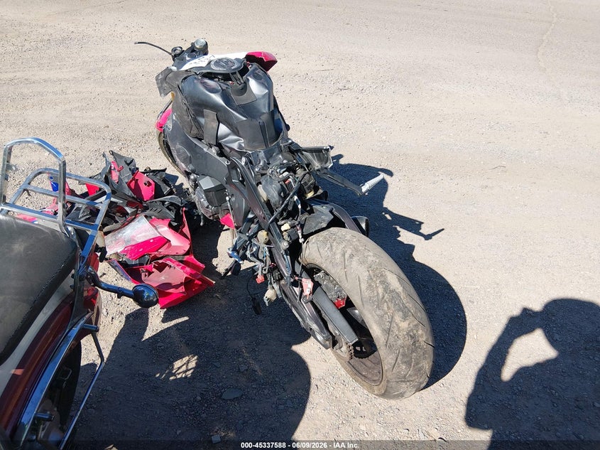 2022 HONDA CBR1000 auction photo 3