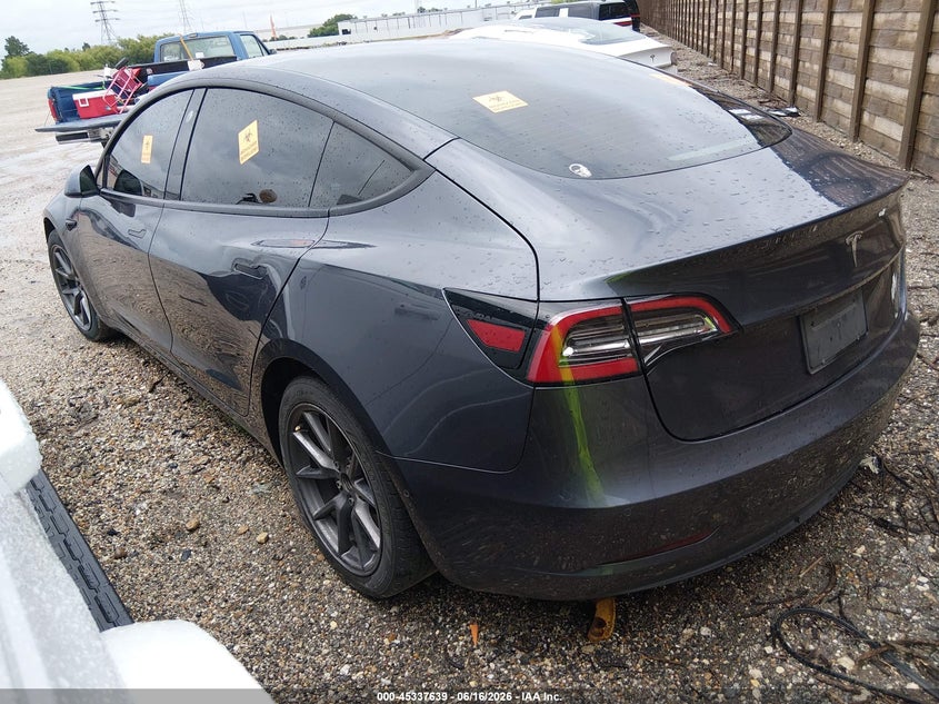 Vin: 5yj3e1eaxmf976378, lot: 45835575, tesla model 3 standard range plus rear-wheel drive 20213
