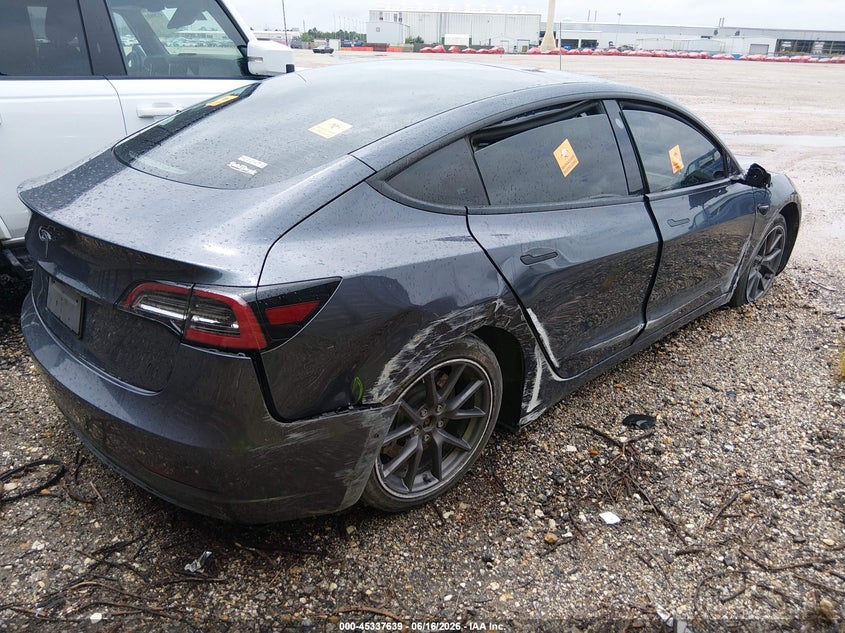 Vin: 5yj3e1eaxmf976378, lot: 45835575, tesla model 3 standard range plus rear-wheel drive 20214