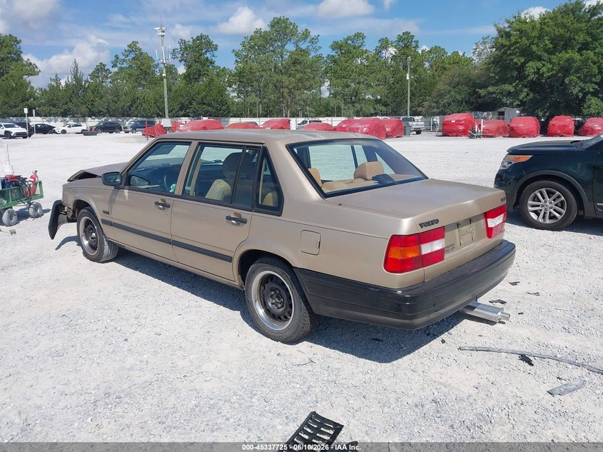 1993 VOLVO 940 auction photo 3
