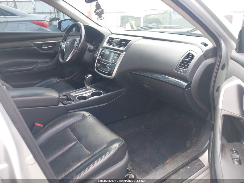 2018 NISSAN ALTIMA auction photo 5