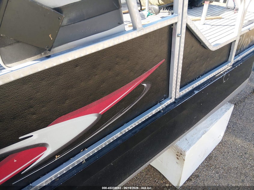 1989 LOWE PONTOON auction photo 6