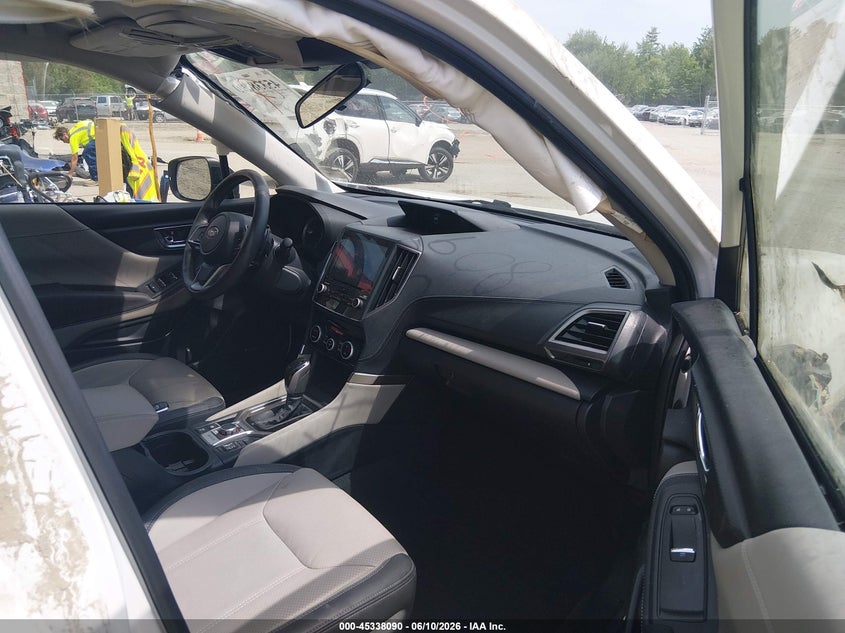 2023 SUBARU FORESTER auction photo 5