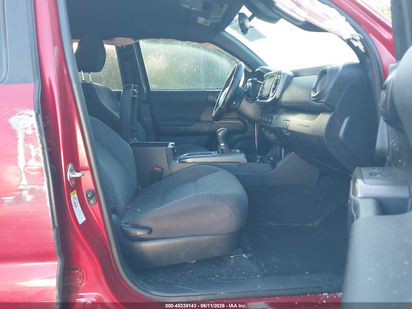 2018 TOYOTA TACOMA auction photo 5