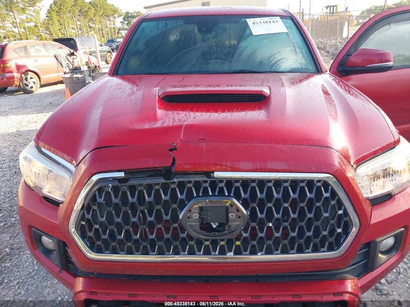 2018 TOYOTA TACOMA auction photo 6
