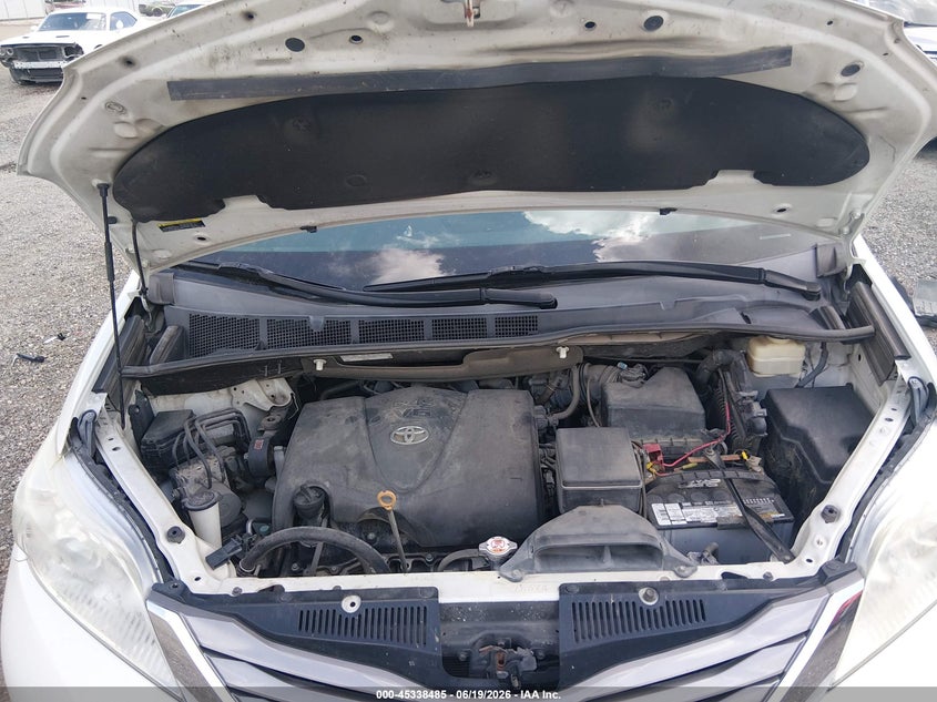 2017 TOYOTA SIENNA VAN 3.5L V-6 DI, DOHC, VVT, 296HP
