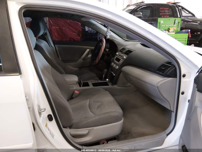 2010 TOYOTA CAMRY auction photo 5