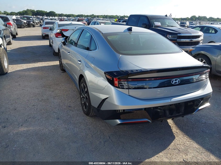 2024 HYUNDAI SONATA auction photo 3