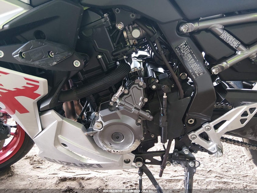 2024 Suzuki Gsx800 F VIN: JS1EM13B3R7100668 Lot: 45338749