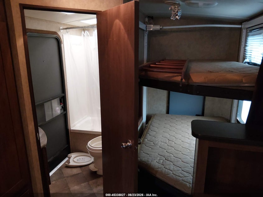 2014 AEROLITE 282DBHS auction photo 8