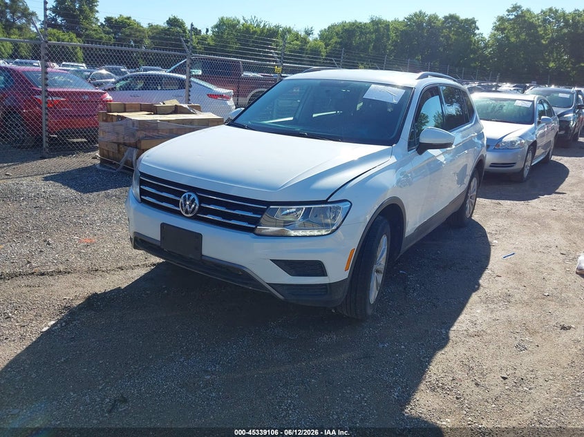 2020 VOLKSWAGEN TIGUAN auction photo 2