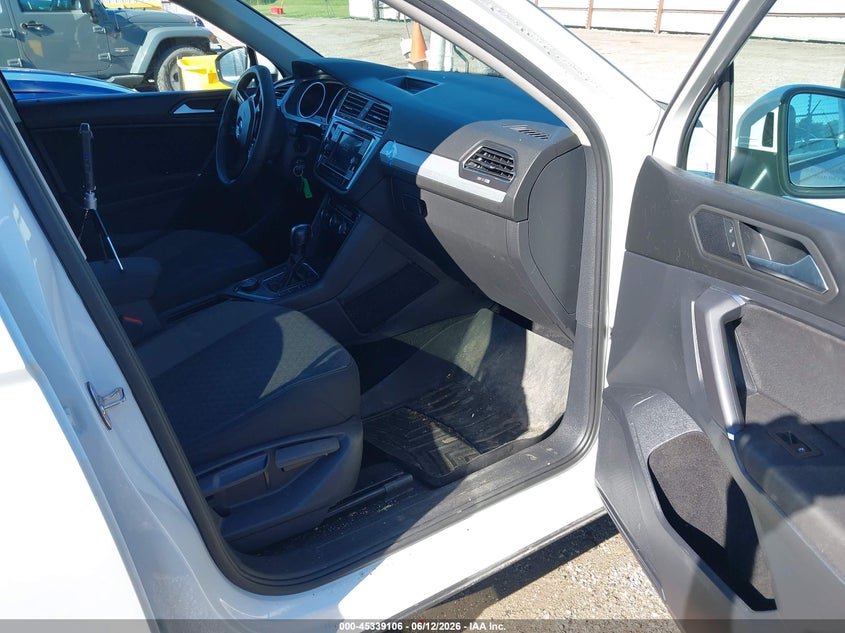2020 VOLKSWAGEN TIGUAN auction photo 5