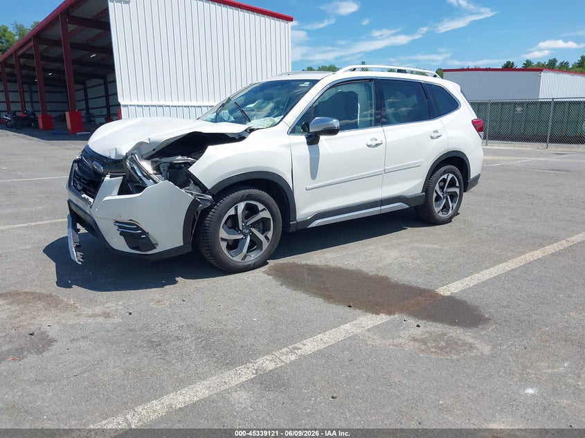 2022 SUBARU FORESTER auction photo 2