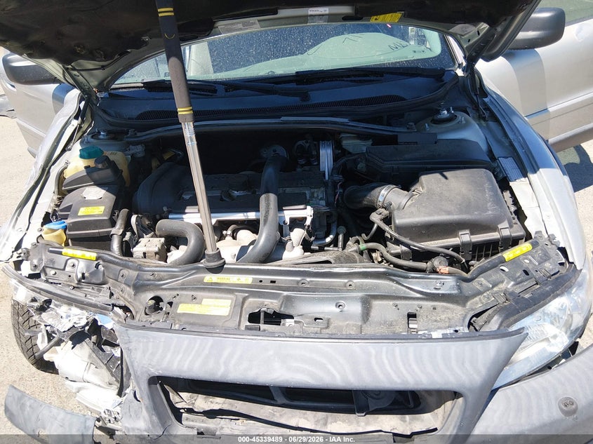 2005 Volvo Xc70 2.5T A Awd/2.5T A Awd Sr VIN: YV1SZ592651197106 Lot: 45339489