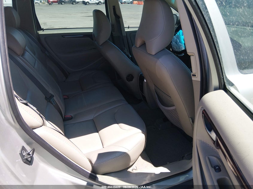 2005 Volvo Xc70 2.5T A Awd/2.5T A Awd Sr VIN: YV1SZ592651197106 Lot: 45339489